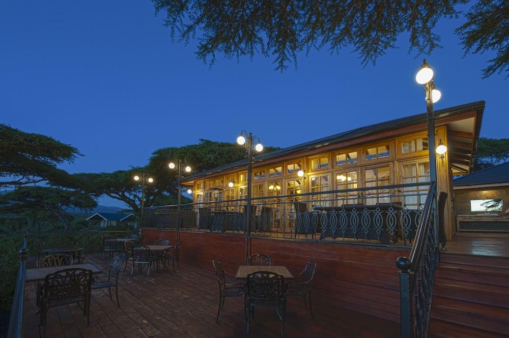 Karibu Camps And Lodges Lions Paw Ngorongoro Karatu Exterior photo